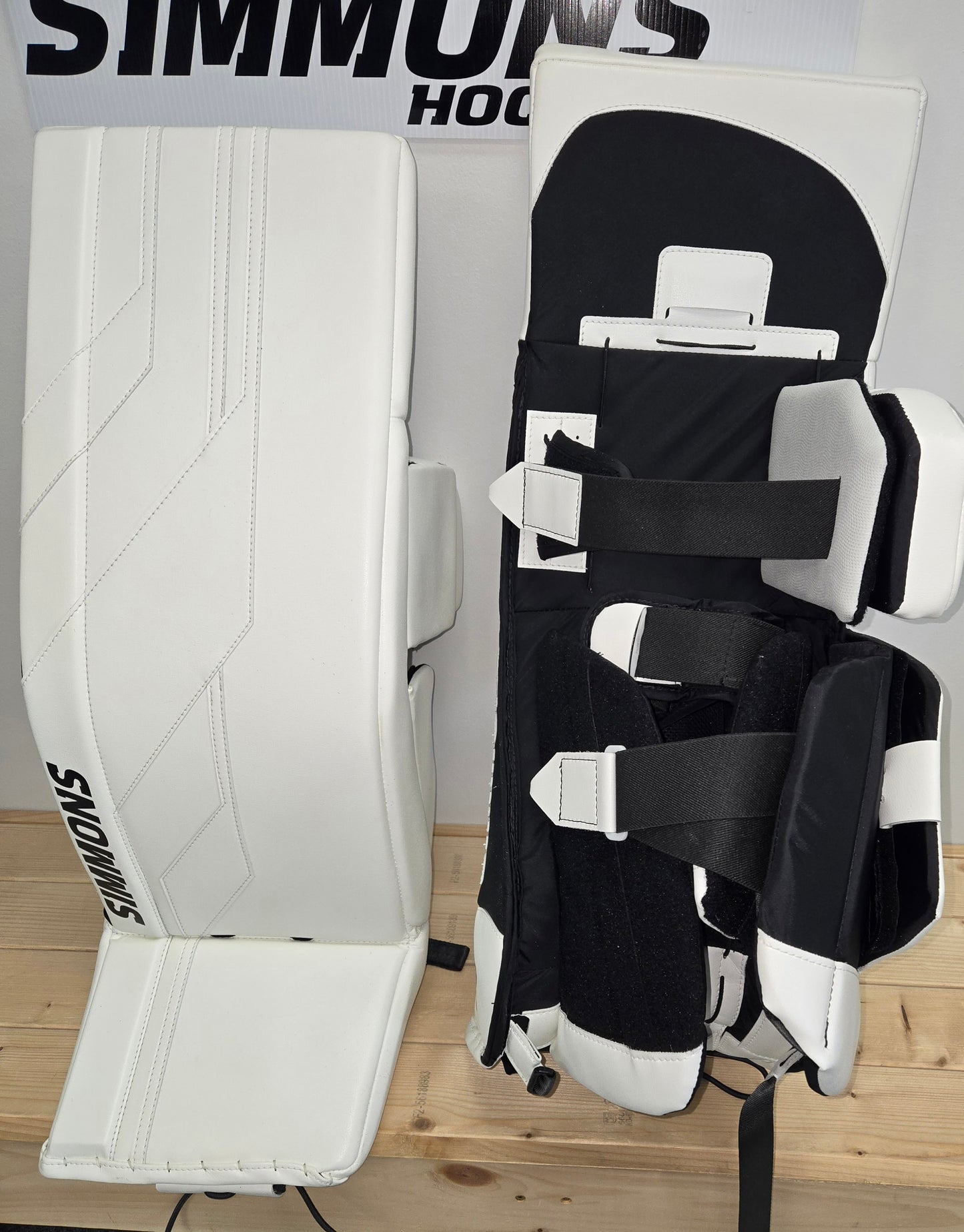 SIMMONS MATRIX 4 PADS - retail MATRIX Graphic. Wht/White/black