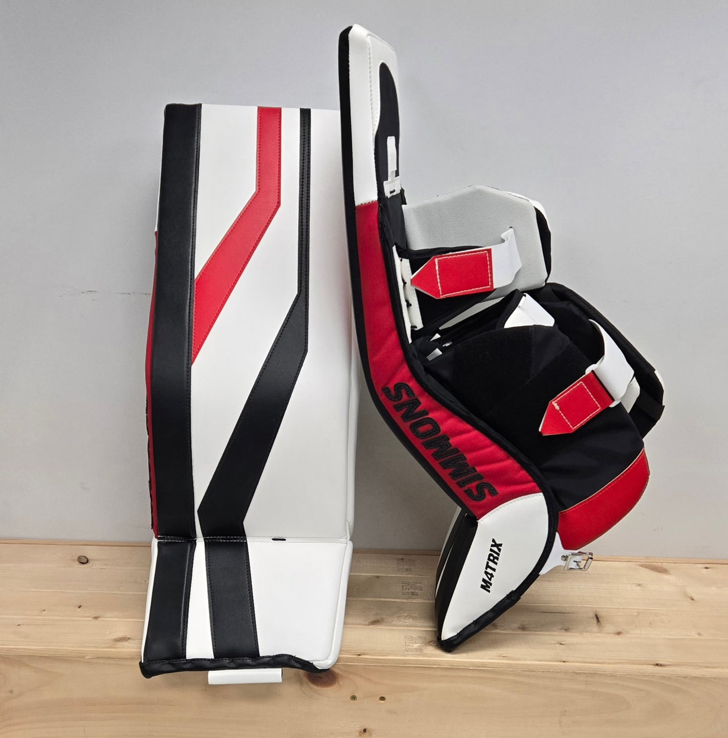 SIMMONS MATRIX 4 PADS - Retail Soho Graphic Wht/Blk/Rd/Rd/Rd